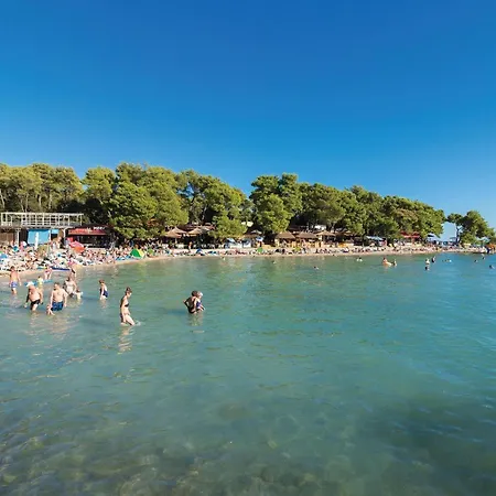 25 * Pakoštane