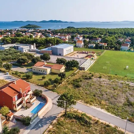 25 Tatil Evi