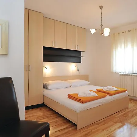 25 Tatil Evi Pakoštane