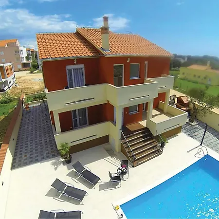 Tatil Evi 25 *