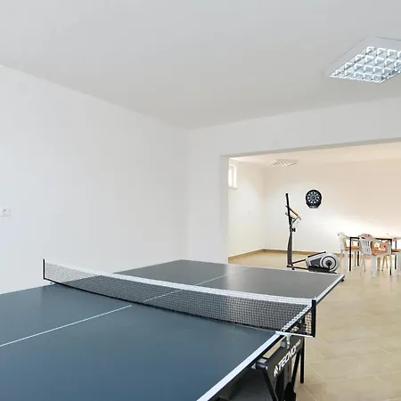 25 Tatil Evi